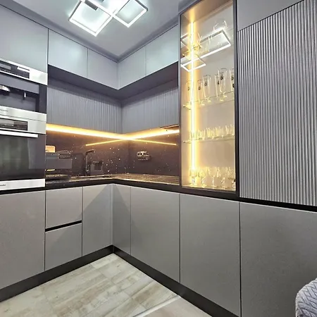 Luxury Designer Walk To Sea Garden&beach Апартамент Варна